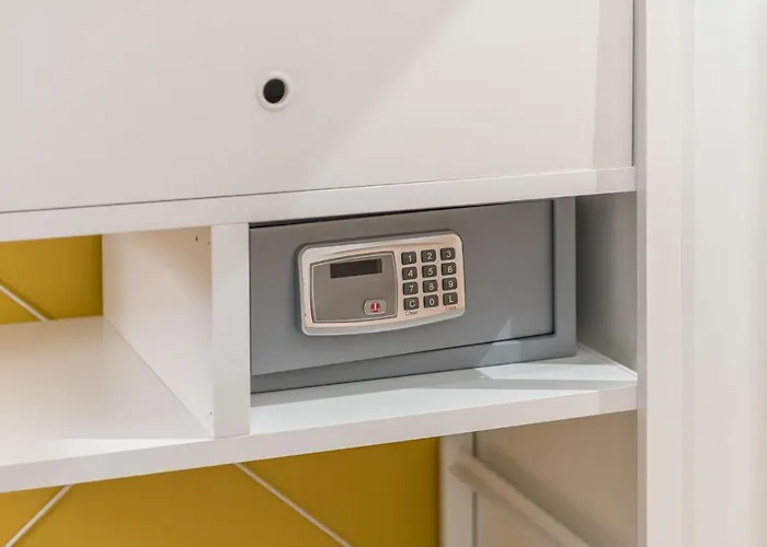 Apartment Monocase *