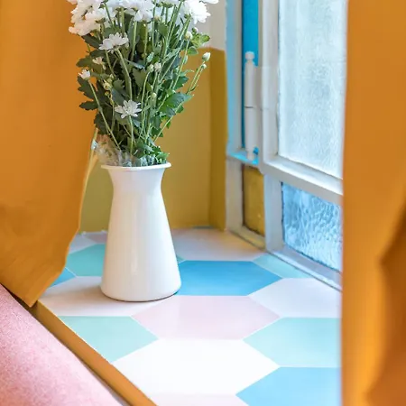 Apartment Monocase *