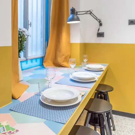 Apartment Monocase *